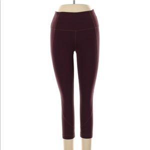 Athleta maroon/burgundy capri tights size small